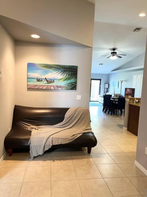 Debbie'S 3-Bedroom Apartment In A Duplex 케이프코럴 외부 사진