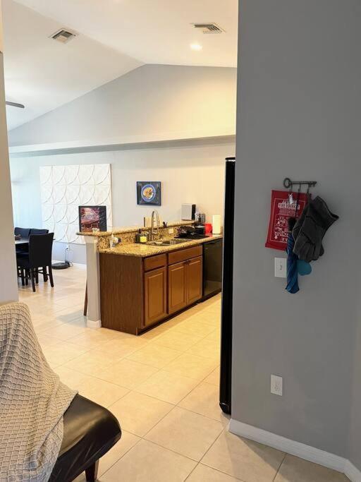 Debbie'S 3-Bedroom Apartment In A Duplex 케이프코럴 외부 사진